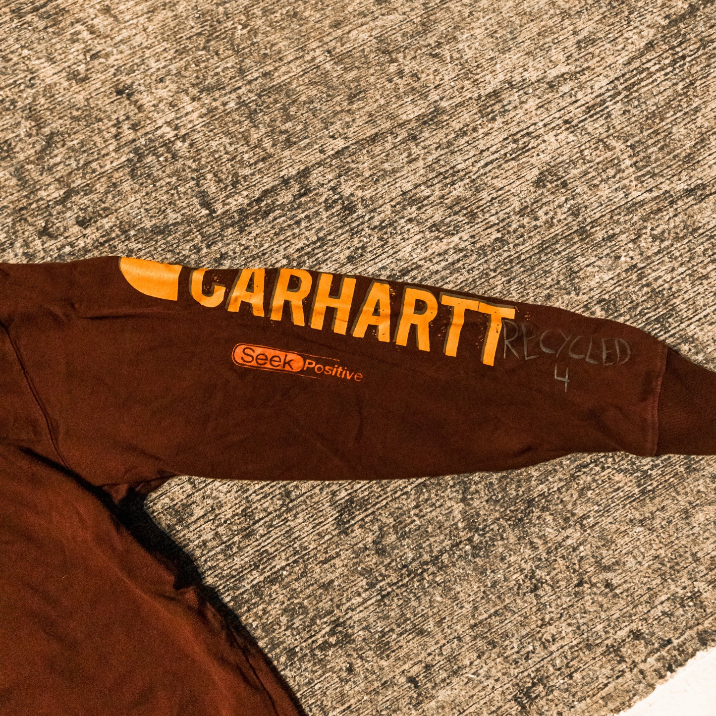 2000's Carhartt graphic tee